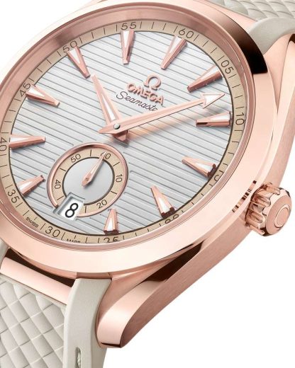 Omega Seamaster Aqua Terra 150M 41 mm, Sedna™ gold on rubber strap 220.52.41.21.02.001 - Image 4