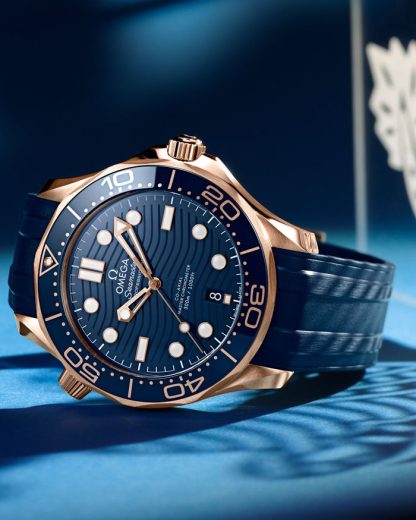 Omega Seamaster Diver 300M 42 mm, Sedna™ gold on rubber strap 210.62.42.20.03.001 - Image 3
