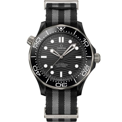 Omega Seamaster Diver 300M 43.5 mm, black ceramic on NATO strap 210.92.44.20.01.002