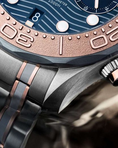 Omega Seamaster Diver 300M 44 mm, titanium - tantalum - Sedna™ gold on titanium - tantalum - Sedna™ gold 210.60.44.51.03.001 - Image 5